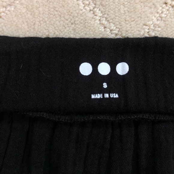 Three Dots Off The Shoulder Blouse - Picture 10 of 11